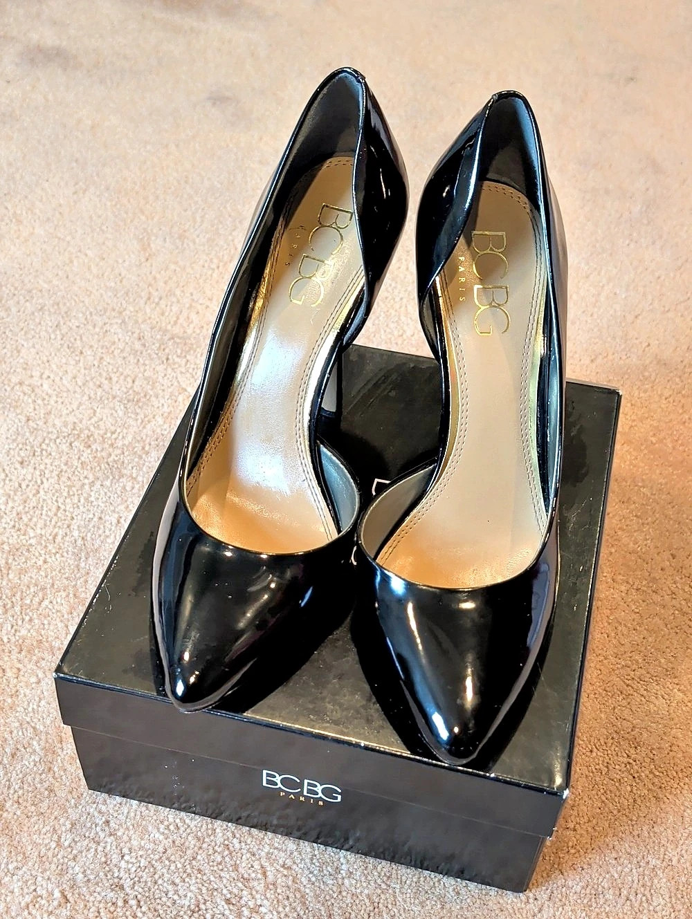 BCBG Paris Pointed Toe Pumps in Black Patent US 10